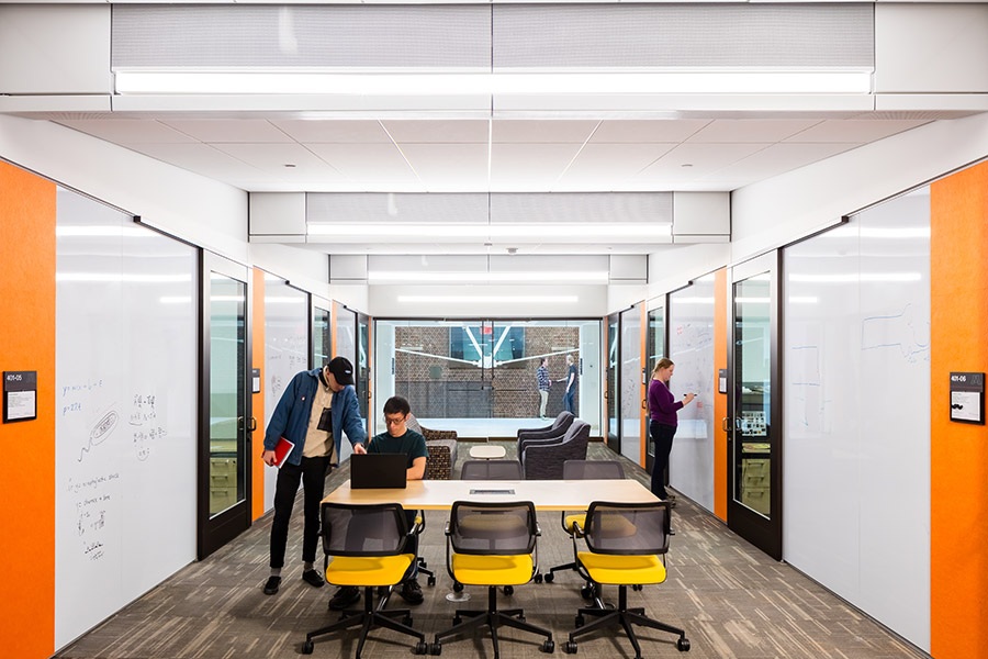 Inviting and accessible Research Assistant workspaces at Tate Hall encourage off-hour learning engagement between students and faculty, enhancing collegiality and collaboration.Inviting and accessible Research Assistant workspaces at Tate Hall encourage off-hour learning engagement between students and faculty, enhancing collegiality and collaboration.